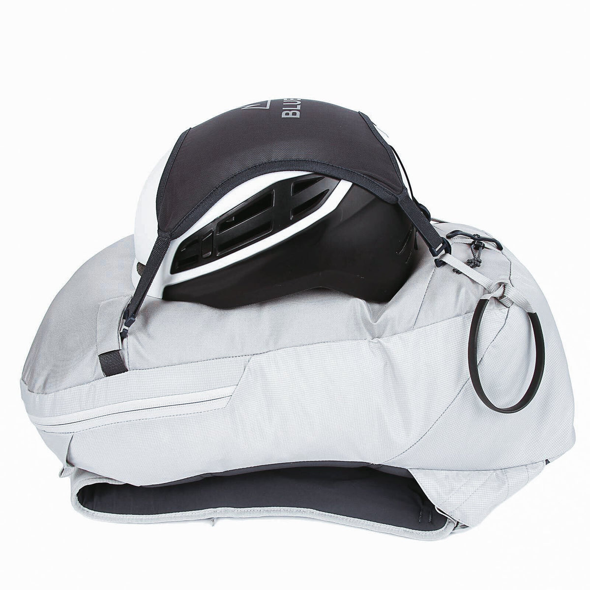 Blue Ice Taka 22 - helmet carry