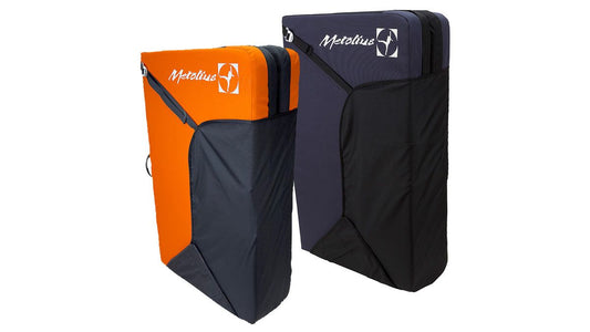 Metolius Session II bouldering pads fully visible and centred
