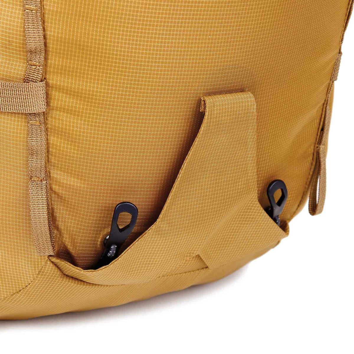 Blue Ice Chiru 32L - ice axe carry