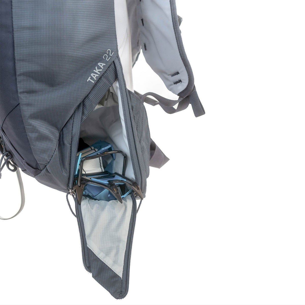 Blue Ice Taka 22 - crampon pocket detail