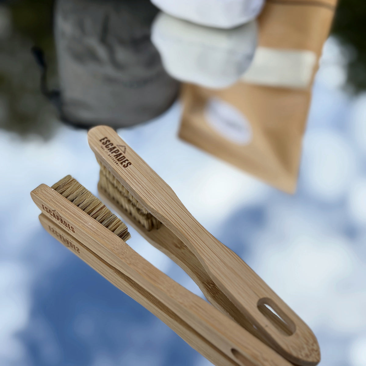 Escapades Premium Bamboo Climbing Brush – Dense-Bristle Hold Cleaner