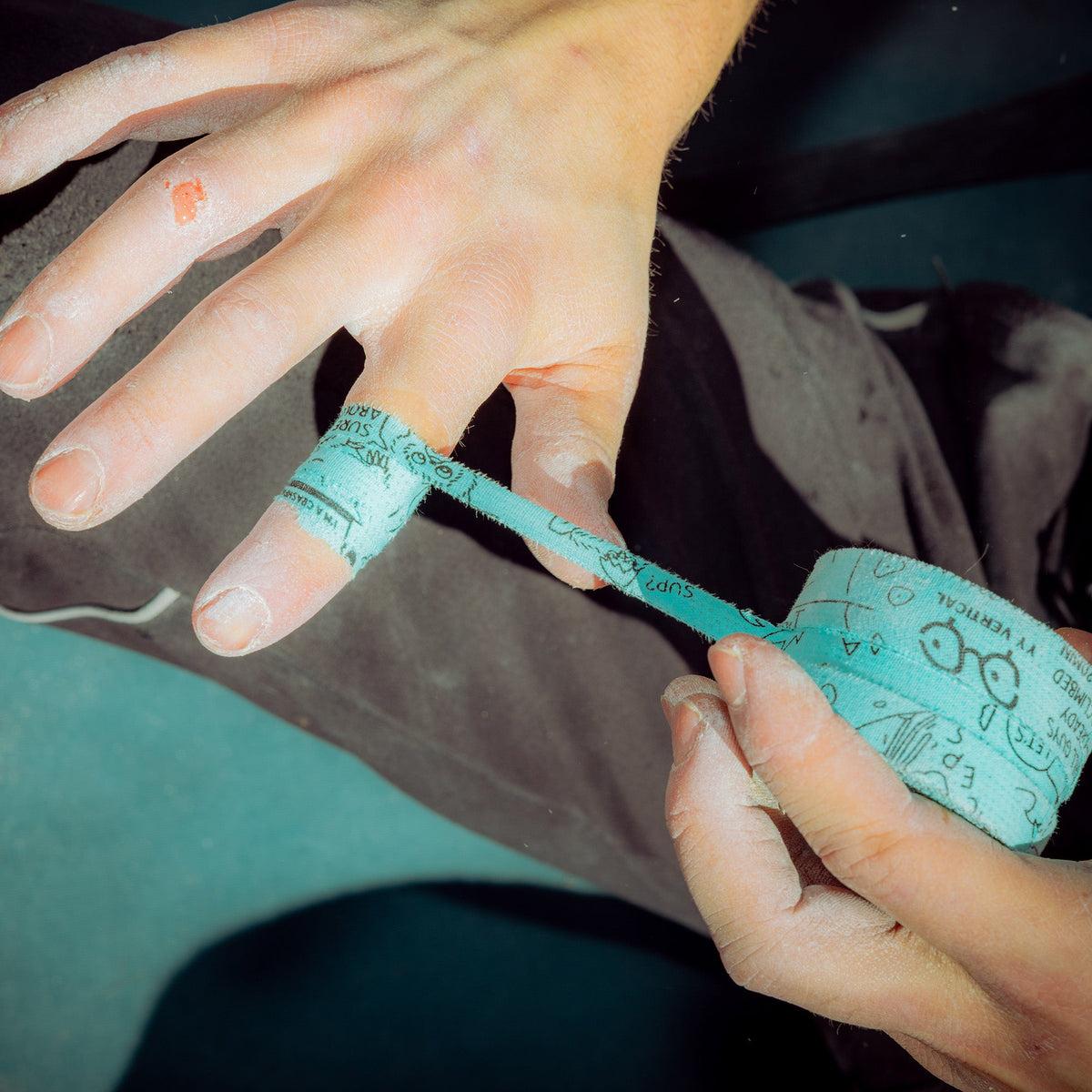YY Vertical Tape Draw 38mm - applied to thumb